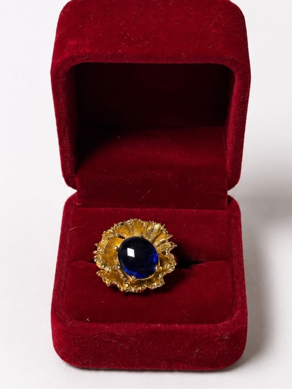 Vintage Deadstock Gold Tone Blue Cabochon Cocktail Statement Ring Size 7 NOS